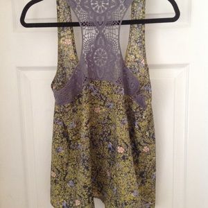 Tops - LAST CHANCE Bird print crochet back tank top Tops - LAST CHANCE Bird print crochet back tank top